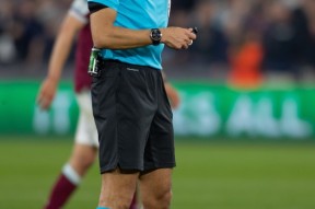 从今晨法兰克福备战CBA季后赛到赛前西汉姆官宣签约，法兰克福围绕欧联防线松动的简单介绍星空体育官网下载入口